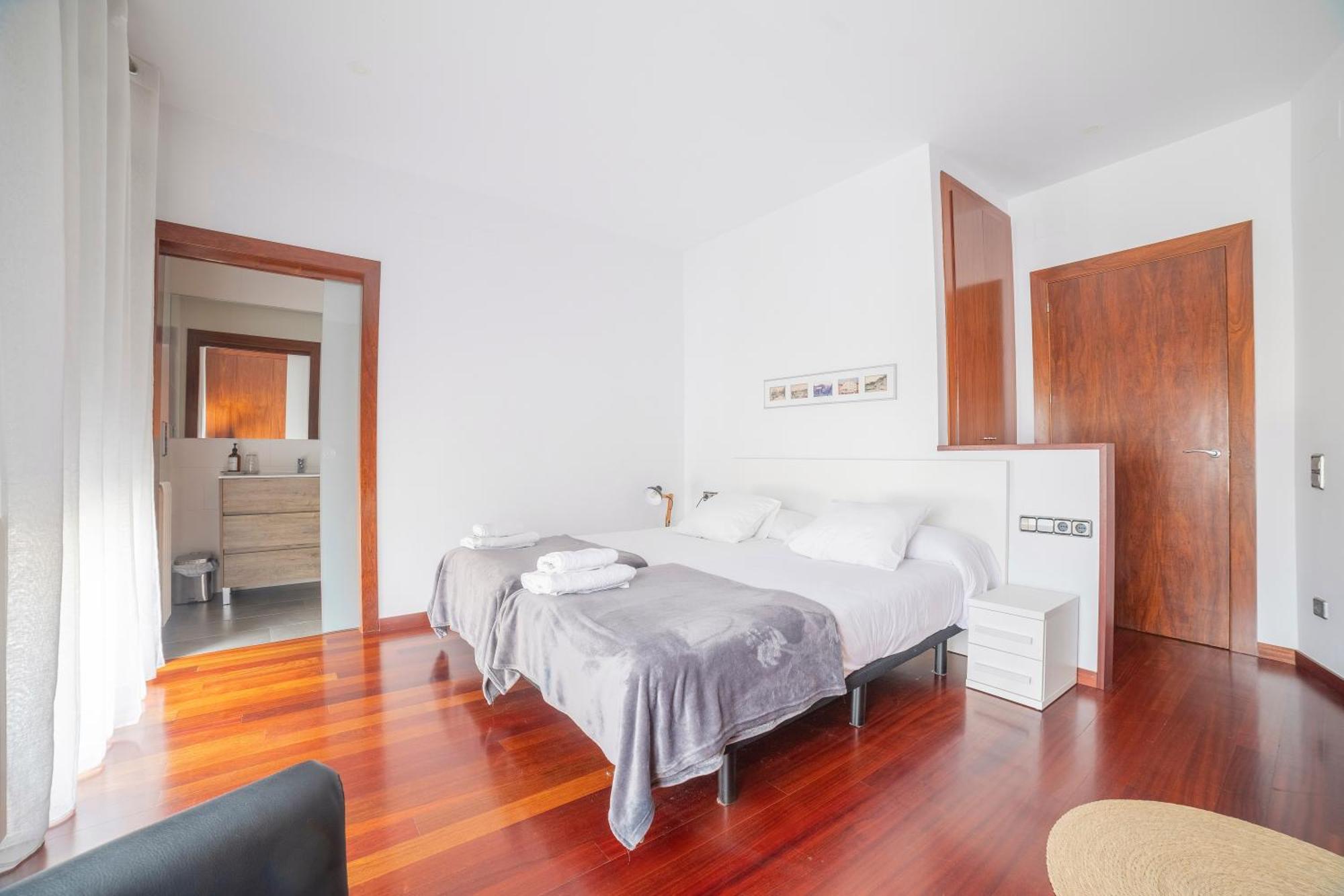 Mazi Apartments Colon Vic Bagian luar foto