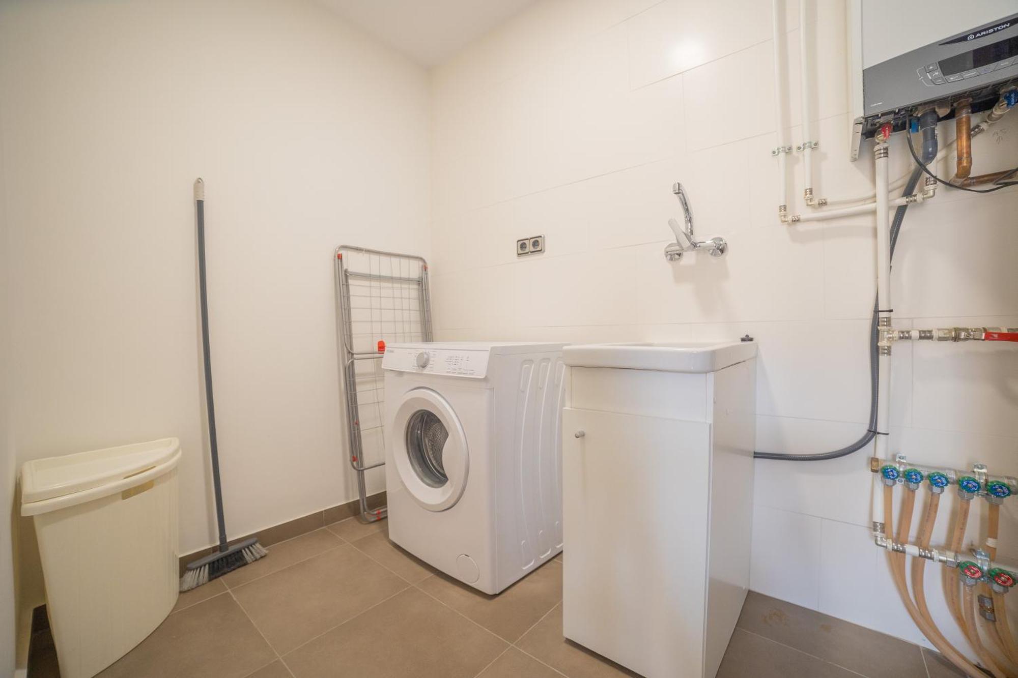 Mazi Apartments Colon Vic Bagian luar foto