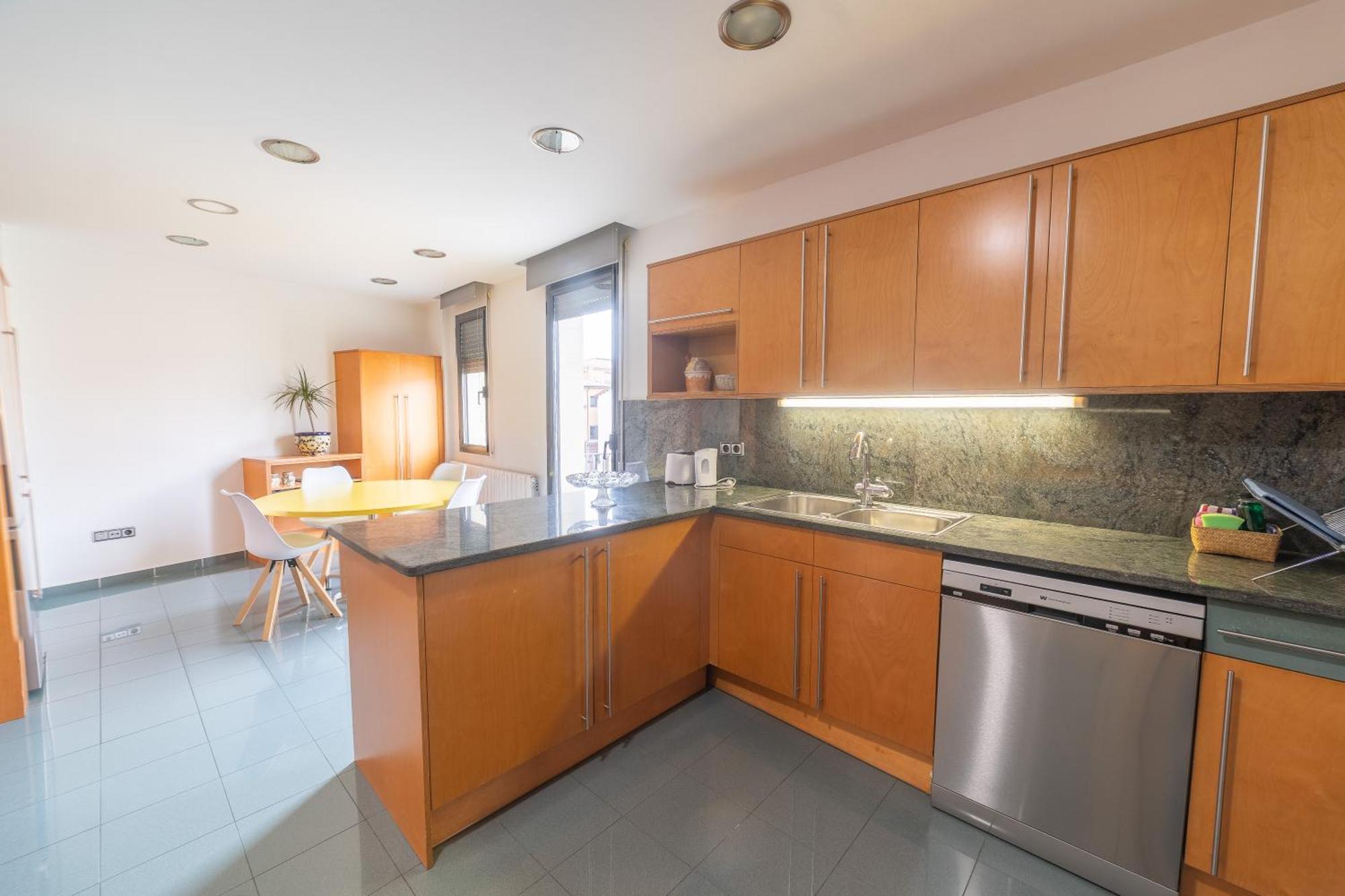 Mazi Apartments Colon Vic Bagian luar foto